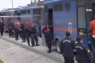 İstanbul'da 4 cezaevi aracı kaza yaptı