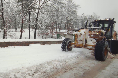 Bursa'nın yüksek kesimlerinde karla mücadele sürüyor