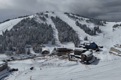 Uludağ'da sezon uzadı nisan ayıyla 2 metre kar var