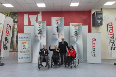 Bursa'nın gururu Aysel Özgan'dan altın madalya