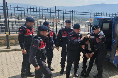 Bursa’da baba ve oğlunu öldüren zanlı adliyeye sevk edildi