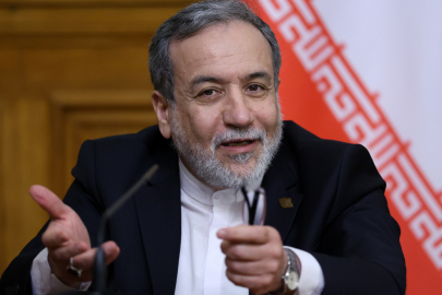 İran, 2 hafta süreyle Hürmüz Boğazı’nı geçişlere açtı