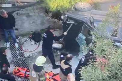 Bursa'da kaza yapan araç merdivenlerden yuvarlandı: 1 yaralı