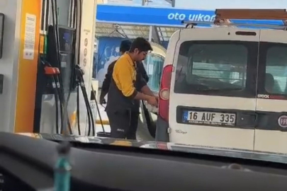 Plakayı okuyamadı, fişe "Putin" yazdı... Ruslara kahkaha attıran olay işsiz bıraktı