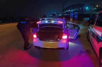 Bursa'da gece yarısı hesaplaşma, aracın önünü kesip ateş açtı