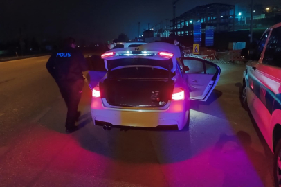 Bursa'da gece yarısı hesaplaşma, aracın önünü kesip ateş açtı