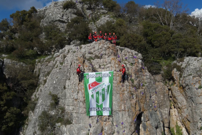 Kurtarma ekipleri, Bursaspor bayrağını zirvede dalgalandırdı