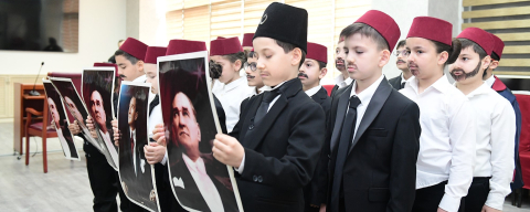 Kestel Belediyesi Meclis Salonu'nda miniklerden tarihi canlandırma