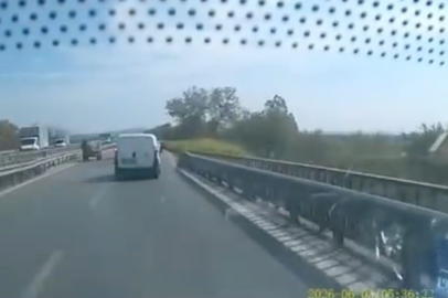 Ters yönden gelen at arabası trafiği tehlikeye attı