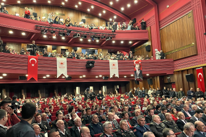 23 Nisan coşkusu salona sığmadı