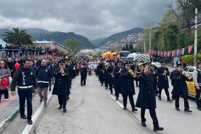 23 Nisan korteji renkli görüntülere sahne oldu