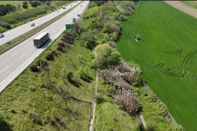 "Otoyola 5 yaşında çocuk bırakıldı" ihbarı ekipleri alarma geçirdi