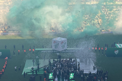 Bursa'da tarihi akşam, timsah geri döndü