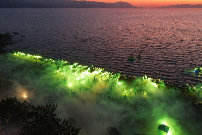 İznik sahili yeşil-beyaza boyandı