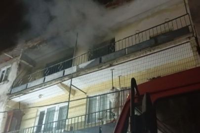 Bursa'da korkutan yangın: Daire kullanılamaz hale geldi