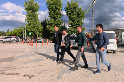 İnegöl’de enseden bıçaklayan şüpheli ile ağabeyi yakalandı