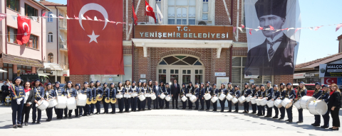 BURSA’NIN İLK BELEDİYE KADIN BANDOSU YENİŞEHİR SOKAKLARINDA!