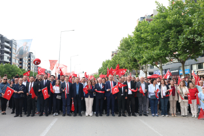 Nilüfer’de binler Cumhuriyet için yürüdü