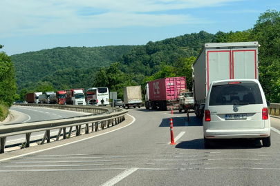 Arızalanan otomobil, Yalova-Bursa karayolunu kitledi