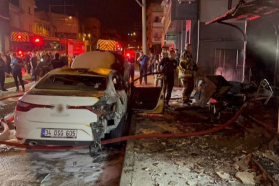 Mobilya dükkanının deposu alev alev yandı