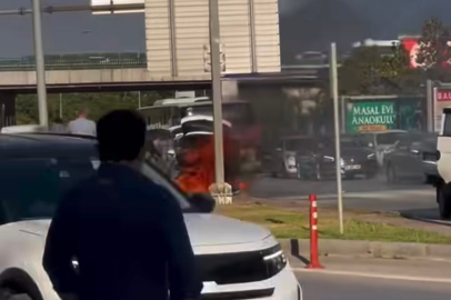 Seyir halindeki otomobil alev topuna döndü