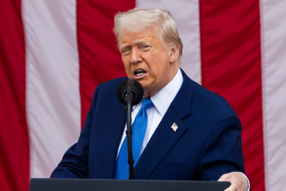 Trump: "İran'a bu gece çok sert bir darbe indireceğiz"