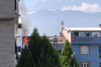 Bursa'da çatı yangını büyümeden söndürüldü
