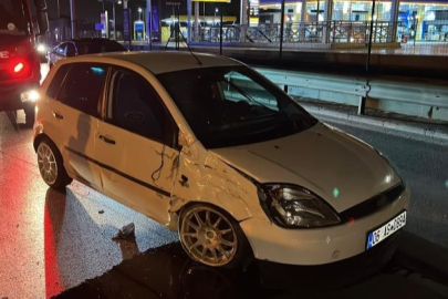 Sıkıştırılan otomobil takla attı: 4 yaralı, sürücü firarda