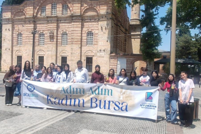 Yıldırımlı gençler tarihi yerinde keşfediyor