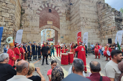 Fethin 700. yılında mehter sesleri Saltanat Kapı'dan yükseldi