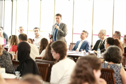 Osmangazi’de Başarılı Öğrenci ve Öğretmenlerle Anlamlı Buluşma