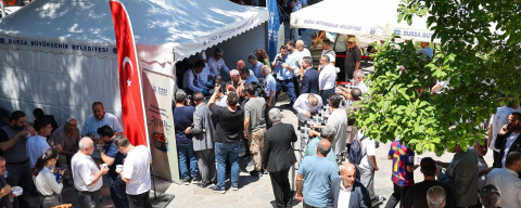 Bursa Büyükşehir'den 17 ilçede aşure ikramı