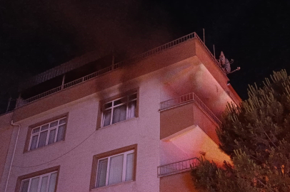 Bursa'da apartman dairesinde çıkan yangın paniğe neden oldu