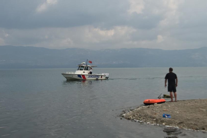 İznik Gölü'nde kaybolan 2 genç için arama çalışması başlatıldı