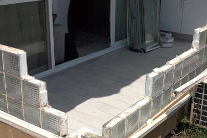 20 santimetrelik balkon çıkıntısı için kepçeli yıkıma ev sahipleri isyan etti