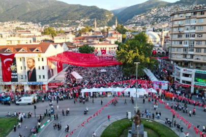 Bursa'da 'Demokrasi ve Bayrak Yürüyüşü'