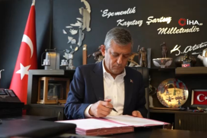 Özgür Özel ve 90 milletvekili CHP’den istifa etti
