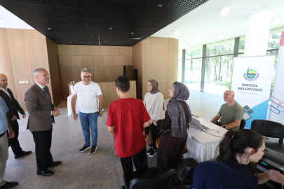 İnegöl Belediyesi tercih sürecinde de öğrencilerin yanında
