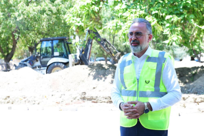 Başkan Erol, Kestel'in kalbi Aile Parkı'ndaki çalışmaları inceledi