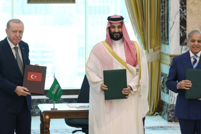 Türkiye, Suudi Arabistan ve Pakistan arasında ortak savunma anlaşması imzalandı