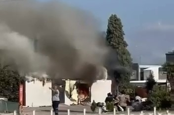 Bir anda patlayan trafo paniğe sebep oldu
