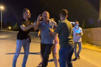 Alkollü sürücü gazeteciye mermer taşı fırlattı