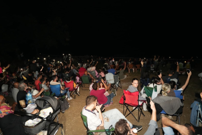 Binlerce kişi Perseid meteor yağmurunu izlemek için Yenişehir’e akın etti