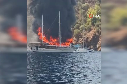 Fethiye’de gezi teknesi alev aldı: 115 kişi denize atladı