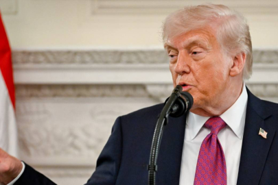Trump: "Umman engel olursa, onları yerle bir ederiz"