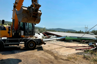 Osmangazi’de Zeytinliğe Yapılan Kaçak Depoya İzin Yok