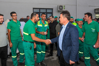 Başkan Aydın Güne Temizlik Emekçileriyle Başladı