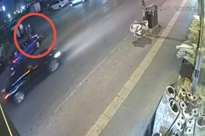 Bursa'da otomobil ile çarpışan motokurye yaralandı