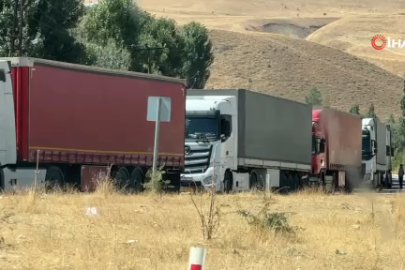 Esendere Gümrük Kapısı’nda 3 kilometrelik tır kuyruğu oluştu