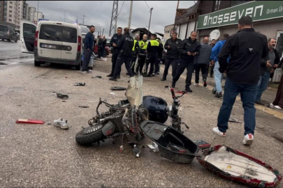 Uyarı tabelasının yanında kaza...